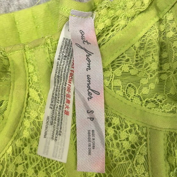 Corset - Picture 4 of 4